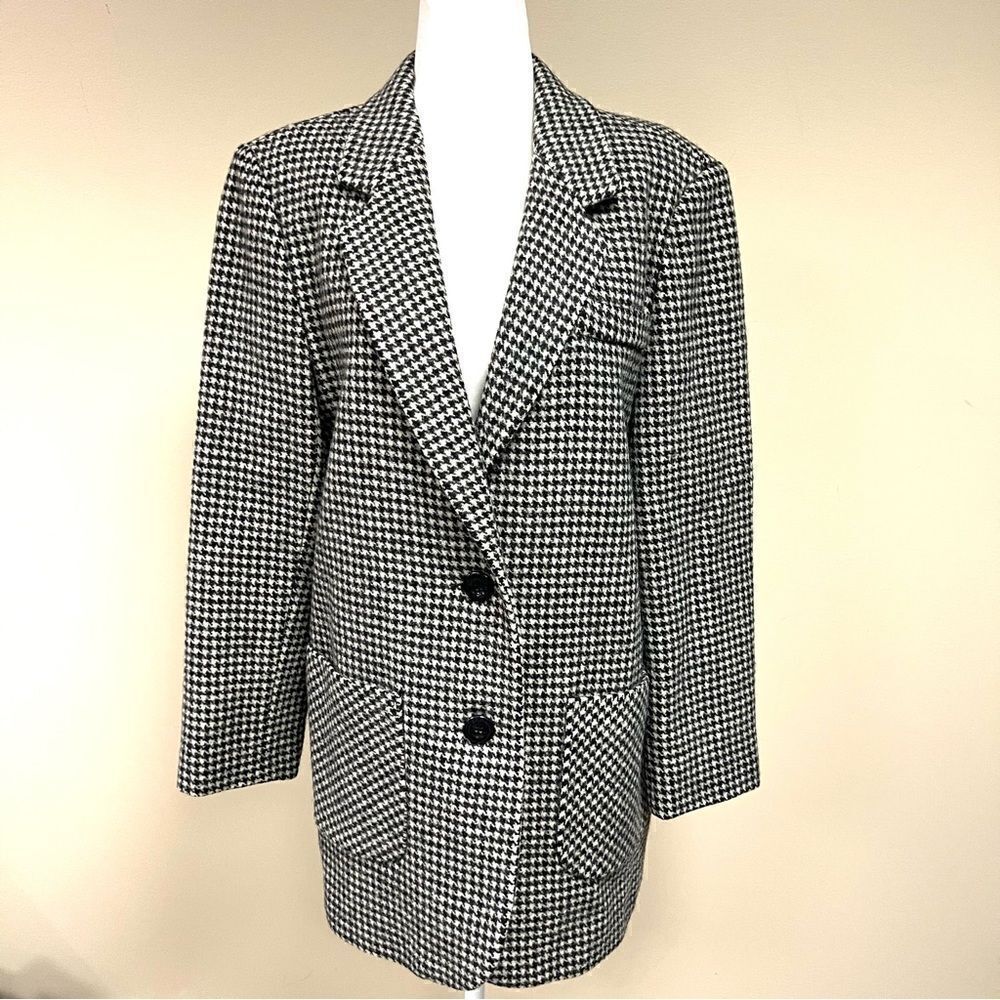 Sajon wool houndstooth oversized blazer.  Size M/L